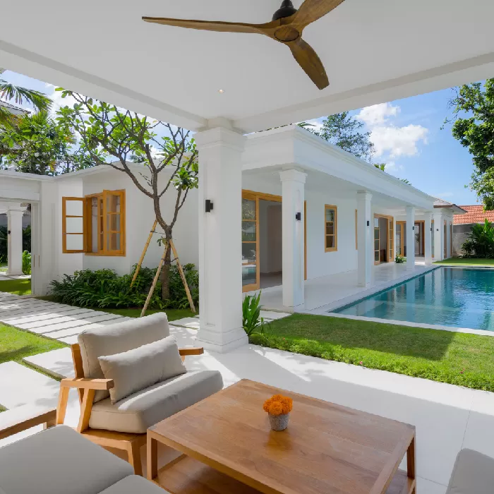 Amenara Estate - Exterior Living Room