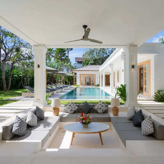 Amenara Estate - Exterior Living Room