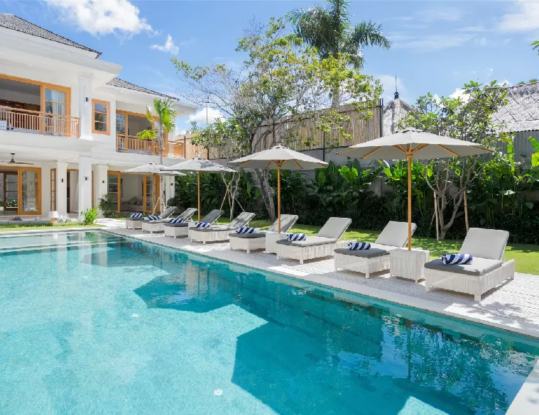 Amenara Estate - Pool and Garden