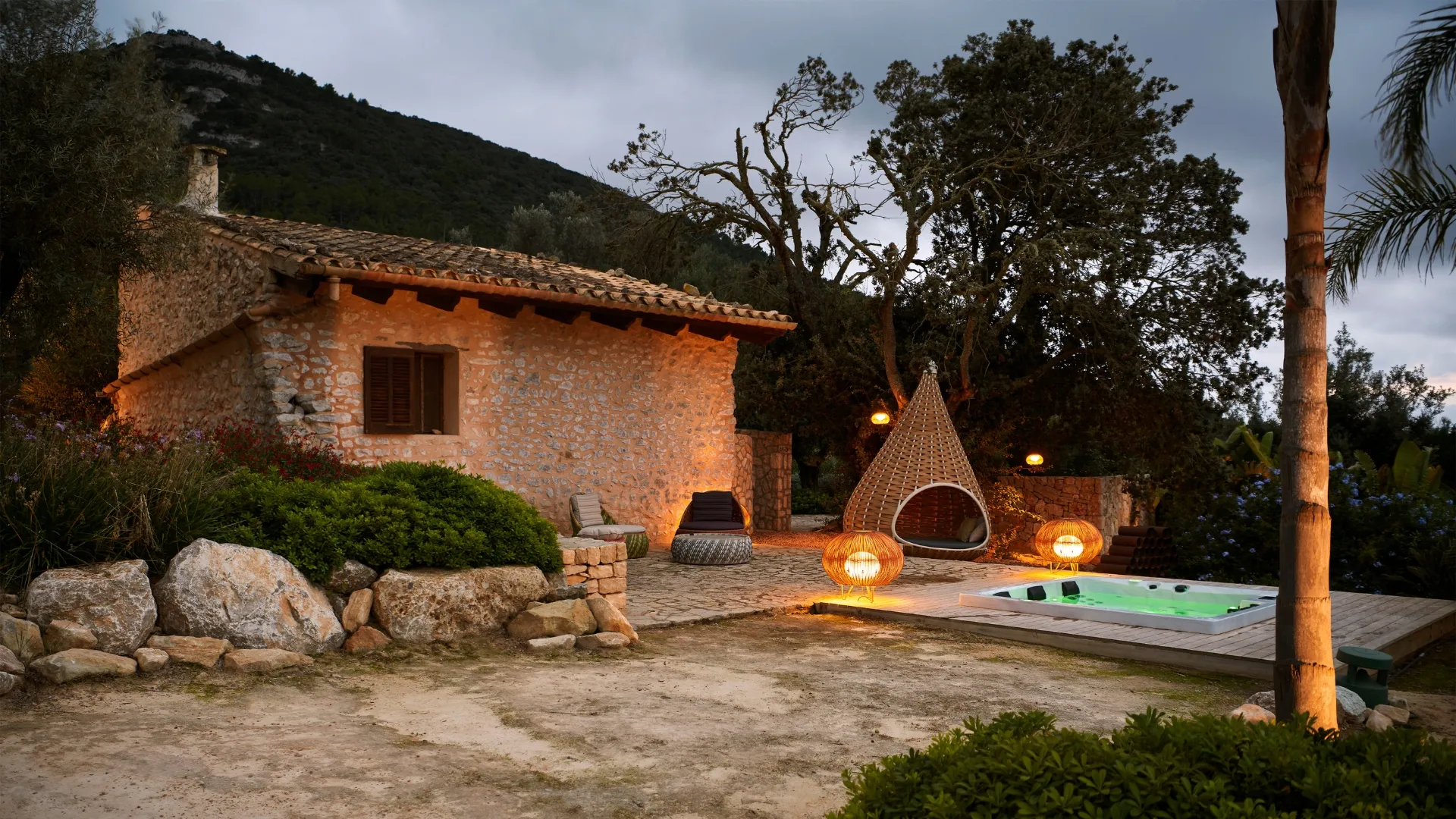 Luxury villa facilities at The Lions Villa including an infinity pool, private jacuzzi, and outdoor living spaces