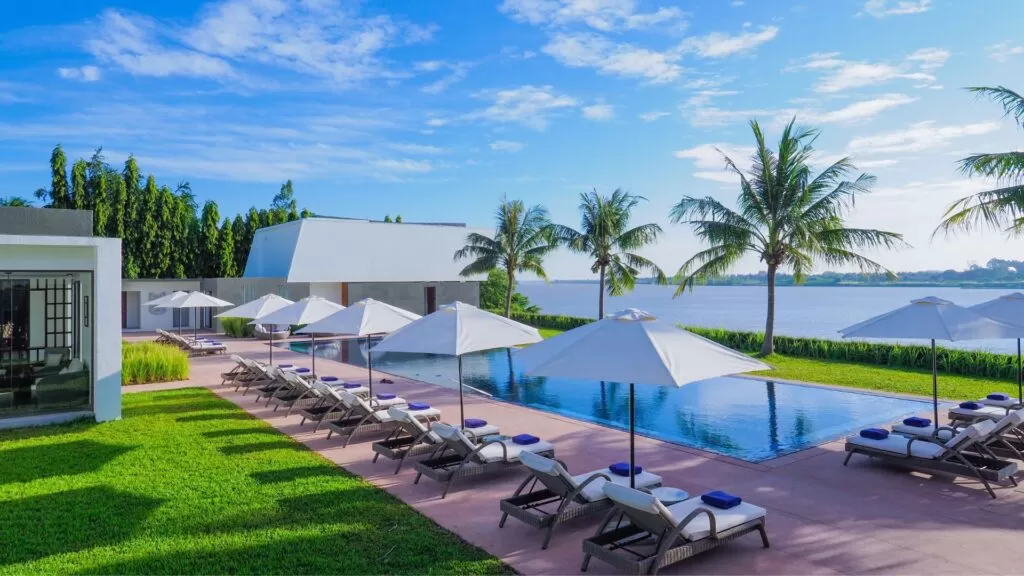 Luxury riverside hotels and resorts in Phnom Penh