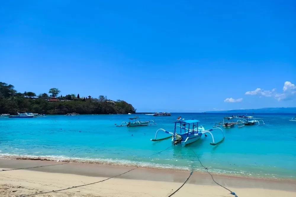 Snorkeling in Blue Lagoon Bali for beginners enjoying calm shallow waters and reef fish